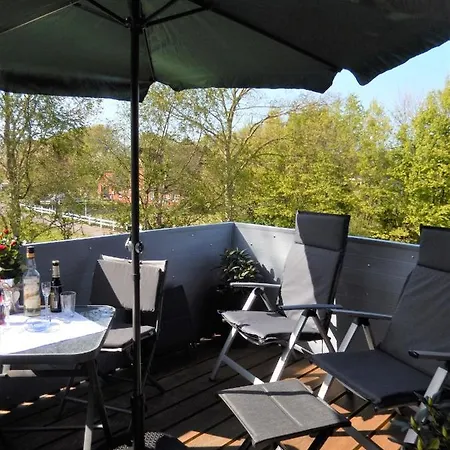 Karen&lemmi * Risum-Lindholm